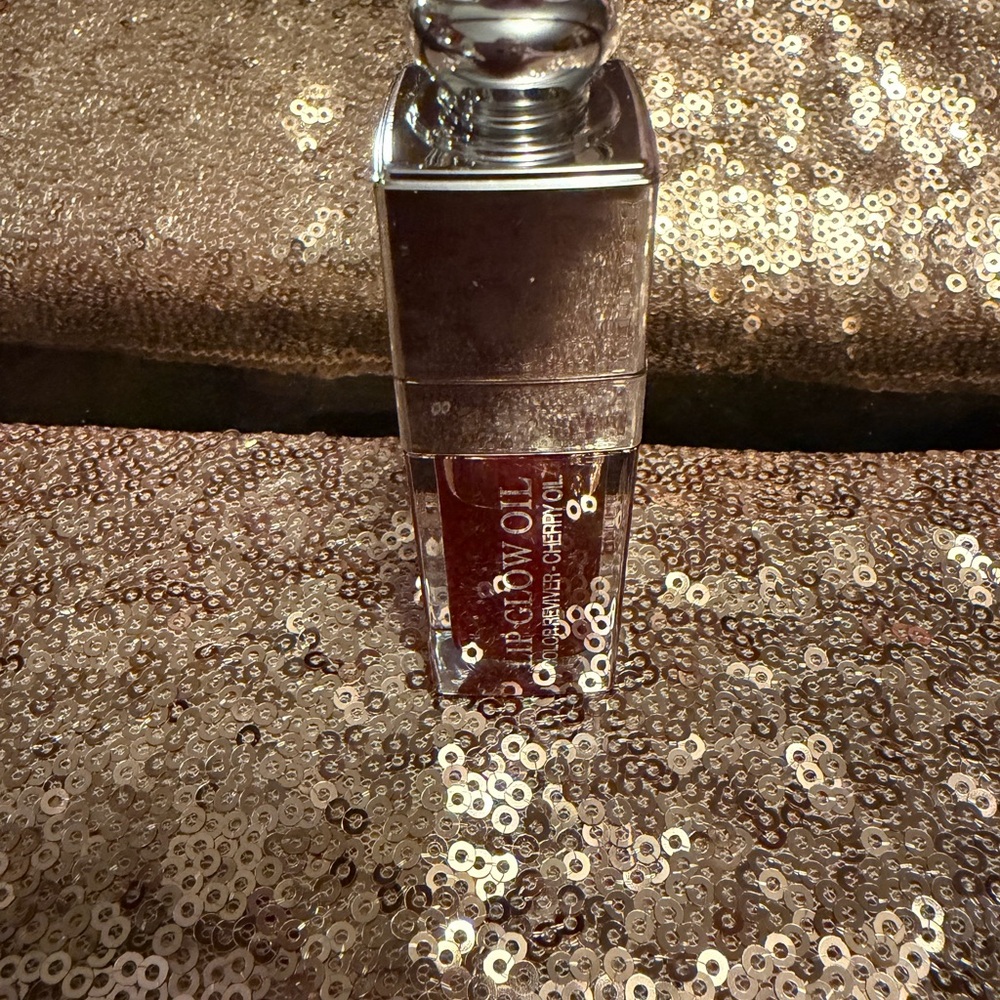 Dior Lip Oil Color Reviver- Cherry Oil